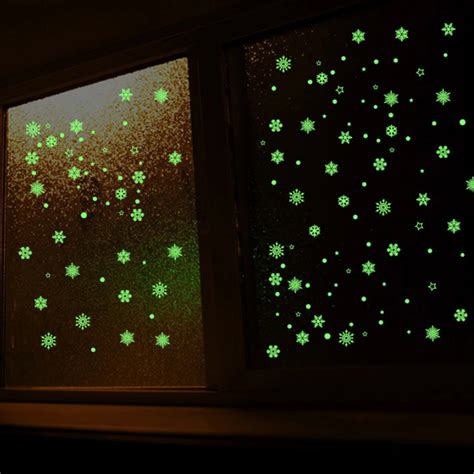 Behogar Luminous Glow In The Dark Snowflake Shape Wall Window