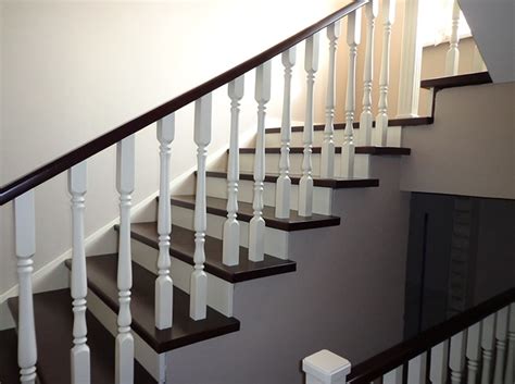 Как крепить балясины к лестнице, установить на деревянную лестницу ...