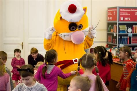 Кот Помпон в Детской чайной читальне | Помпоны, Книги, Кот