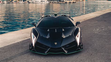 Lamborghini Veneno Black