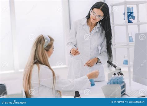 Women Scientists Conducting Research In The Laboratory Stock Image Image Of Adult Clinical