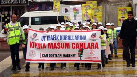 Öğrerciler kazalara dikkat çekmek için trafik müfettişi oldu Haberler