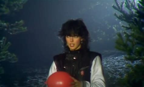 80s Music Video Of The Day: Nena-99 Red Balloons (99 Luftballons)