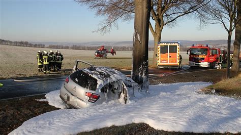 Unfall In Warburg Frau Und Mann An Schweren Verletzungen Gestorben Nw De