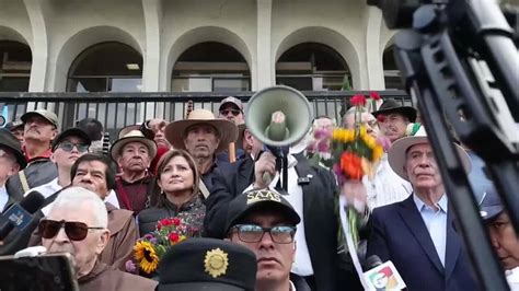 Ar Valo De Le N Marcha Junto A Ind Genas En Defensa De La Democracia