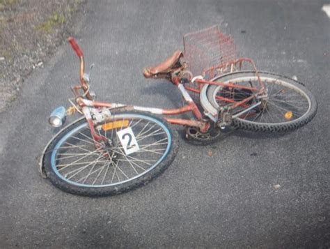 Śmiertelny wypadek pod Hrubieszowem Rowerzysta uderzył w busa i zginął