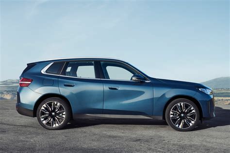 BMW Unveils New X3 Plug-in Hybrid with Increased Electric Range - EVMagz