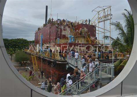 Puncak Liburan Idul Fitri Di Situs Tsunami Antara Foto