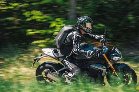 Hyper Naked Bike Vergleich Triumph Speed Triple RS