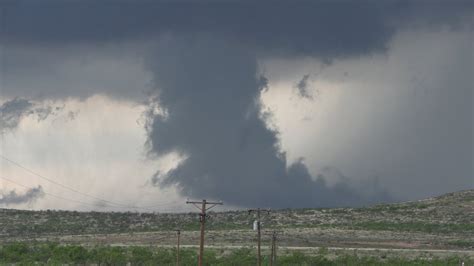 05 18 2023 Amarillo Texas Tornado Warning As Supercell Dumps Large