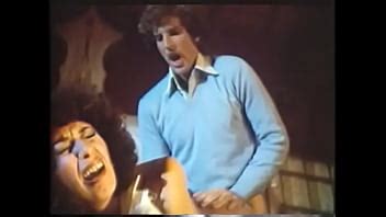 Guy Is Fucking Two Hot Cock Sucking Babes Then They Swallow Cum From His Cock XNXX