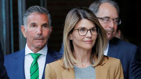 Vom Gefängnis Zum Filmset Lori Loughlin Hat Erste Rolle Nach