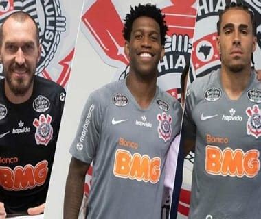 Corinthians Anuncia Renova O Dos Contratos De Gil Gabriel E Walter