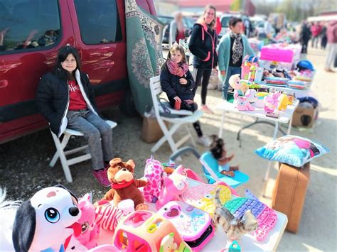 Claix Succès populaire et ensoleillé au bric à brac Charente Libre fr