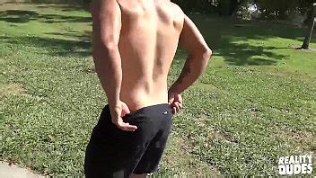 Haciendo Que Su Gilipollas Trabaje Por Dinero Reality Dudes XVIDEOS