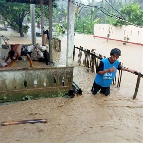 Curah Hujan Tinggi Terjadi Bencana Banjir Dan Tanah Longsor Di