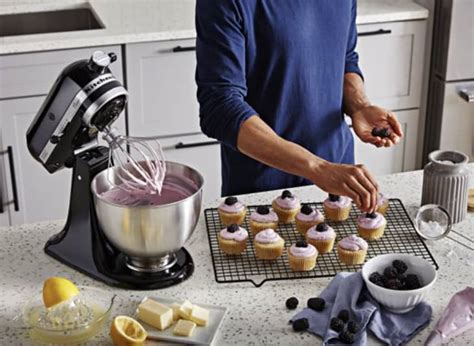 KitchenAid Stand Mixer vs. Hamilton Beach Stand Mixer: Which One Should ...