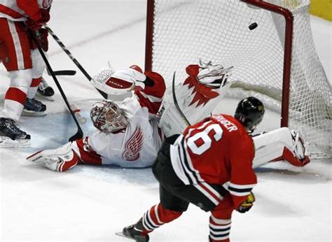 Game Photos Blackhawks Vs Red Wings Chicago Tribune