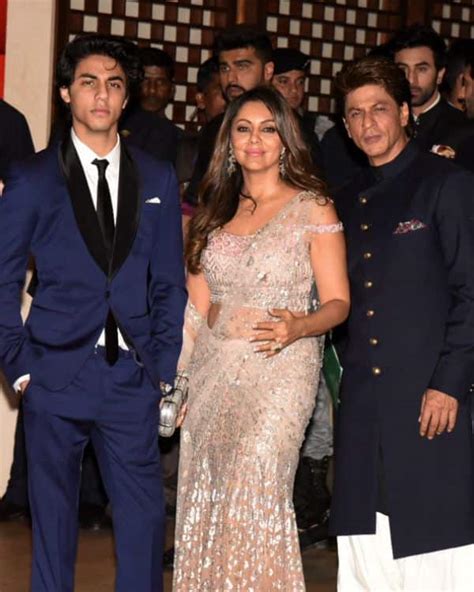 Frame This Shah Rukh Khan Makes Aryan Khan Smile In This Adorable