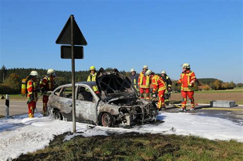 Kirchdorf Pkw Beginnt Unter Der Fahrt Zu Brennen Totalschaden New