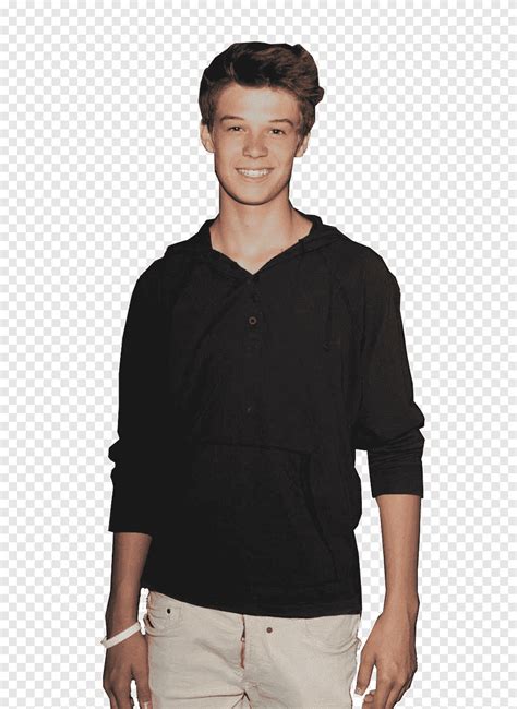 Colin Ford Homem Vestindo Camisa Henley Preta Png Pngegg