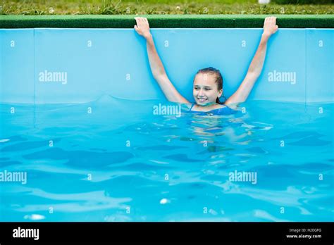 Teenage Girl In Bikini Relaxing Stockfotos Und Bilder Kaufen Alamy