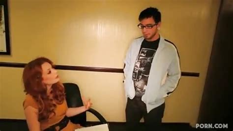 Élégantes lesbiennes font leur show en direct Porn