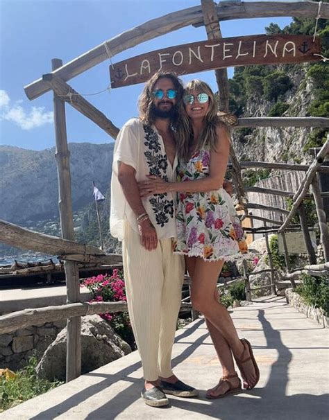 La Top Model Tedesca Heidi Klum A Capri Con Il Marito Tom Kaulitz Per