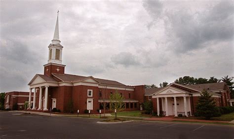 Forest Hills Baptist pastor resigns over 'inappropriate relationships'