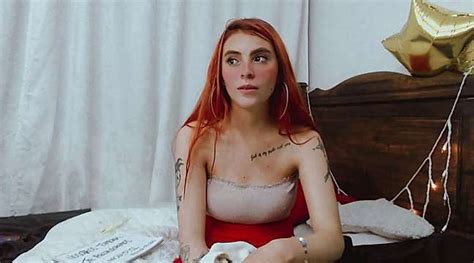 Wenn Chris Naked Stripping On Cam For Live Sex Video Chat Gyrls