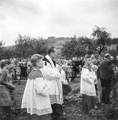 Grundsteinlegung Und Richtfest Der Rk Kirche