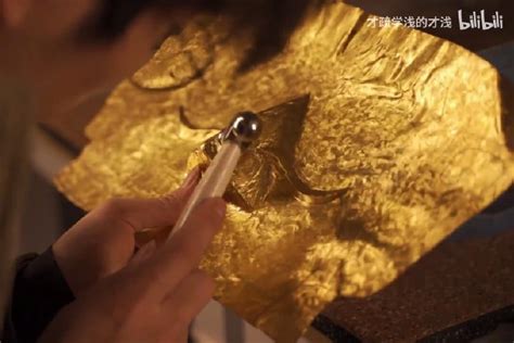 The Young Chinese Crafter Remakes The Sanxingdui Gold Mask - U Know Chinese