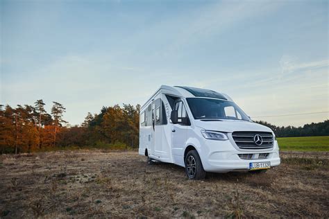 PÓŁINTEGRA 690PM MERCEDES Hype Camper