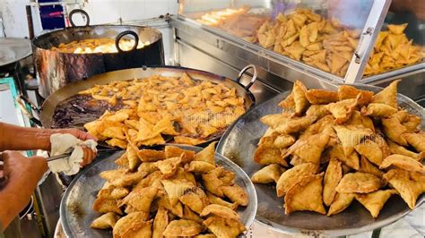 The Most Popular Biggest Samosa Shop In Multan Pakistan Roll