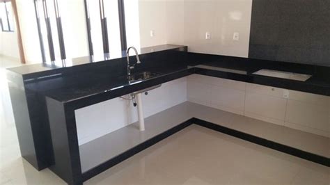 Balcão De Marmore Preto Para Cozinha - Cozinha Moderna com Balcão de Mármore | Cozinha granito preto, Bancadas ...