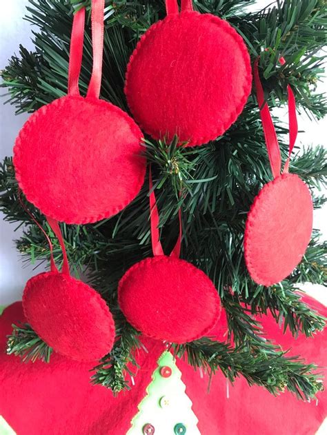 Set Of 5 Felt Hand Embroidered Charlie Brown Peanuts Gang Christmas