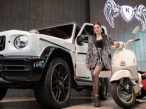 Chiêm ngưỡng bộ sưu tập xe trị giá hàng chục tỷ đồng của hot girl x