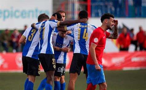 El H Rcules Tira De Pica Y Remonta En Sagunto Con Un Gol De Toscano En