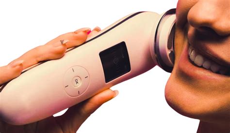 The Benefits Of Microcurrent On Mature Skin Vellgus Red Light Therapy