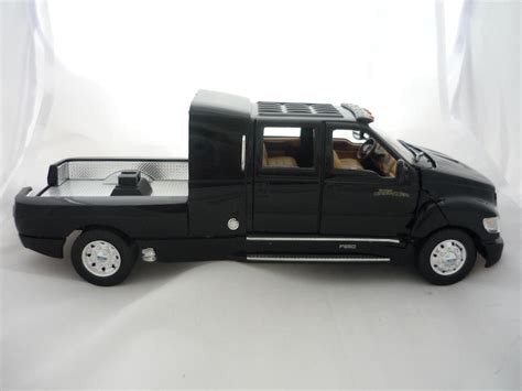 Ford F 650 Crewzer Road Signature 1 24 Aukro