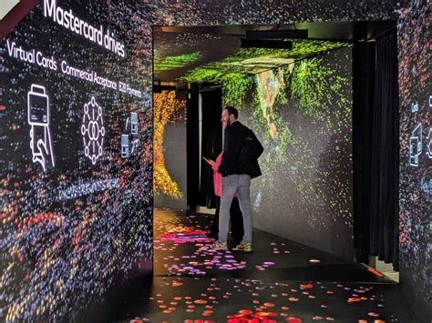 tunnel ideas  staging  trade show exhibit experience