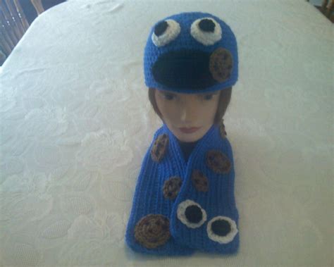 "Cookie Monster" hat and scarf Monster Hat, Cookie Monster, Crochet ...