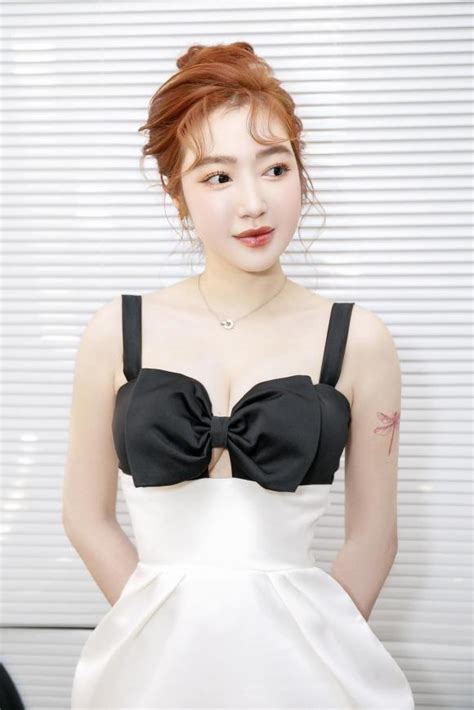 Elly Tr N Tung Nh B N Nude M Hai Con M N Ng B Ng T Ng Centimet