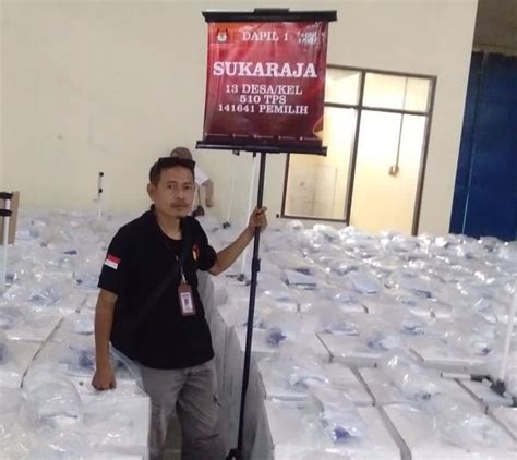 Panwascam Pastikan Logistik Kecamatan Sukaraja WWB Indonesia