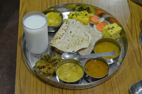 Gujarat Bhawan Restaurant Reviews, User Reviews for Gujarat Bhawan ...