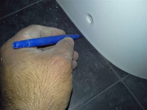 Comment Fixer Une Cuvette De Toilettes Avec Fixations Invisibles Le