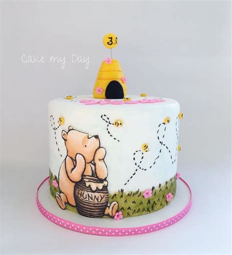 Classic Winnie The Pooh Cake Cakemydaycharleston Winnie The