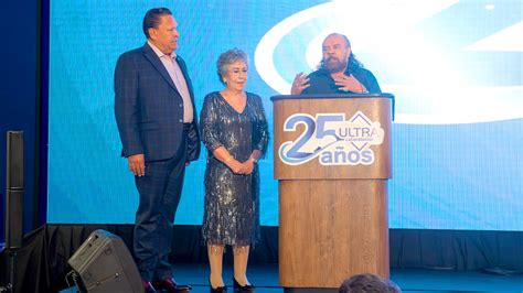 Ultra Laboratorios Celebra Su 25 Aniversario