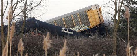 20 Cars Of Norfolk Southern Cargo Train Derail In Ohio The Victoria Post