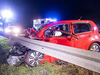 Schwerer Unfall auf Mainbrücke bei Theres Frau 55 stirbt Fahrer